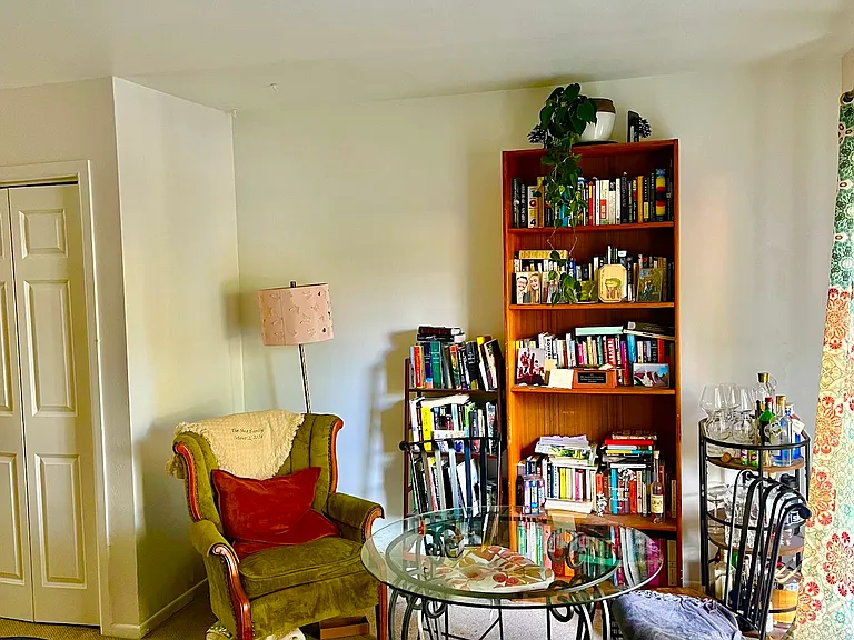 1814 Lincoln Dr — Photo 3