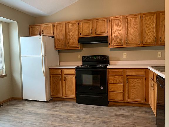 2nd image of 1400-1436 W Seneca Ave #1428