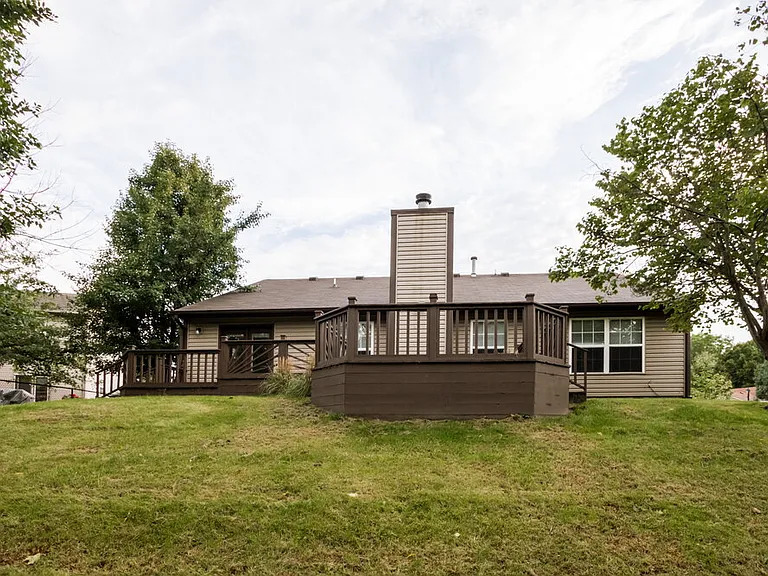 12044 Pepperwood Dr — Photo 16