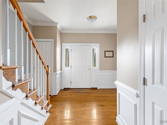 2nd image of 8002 Lake Haven Dr