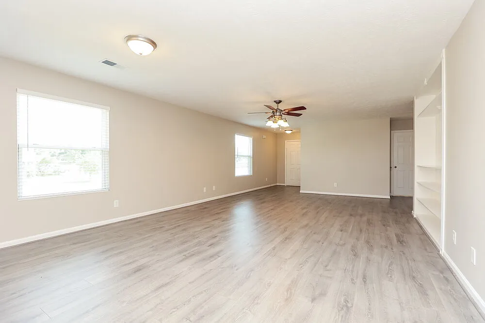 3 bed, 2.0 bath, 1679 sqft, $2,255 — Photo 4
