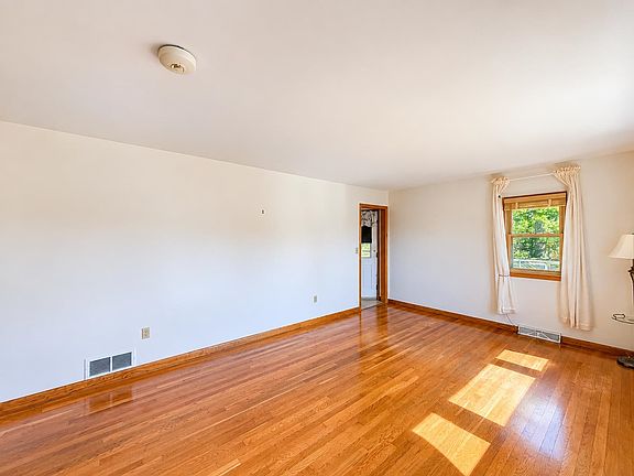 4th image of 2307 3rd St