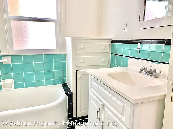 3rd image of 204 S Rexford Dr #204