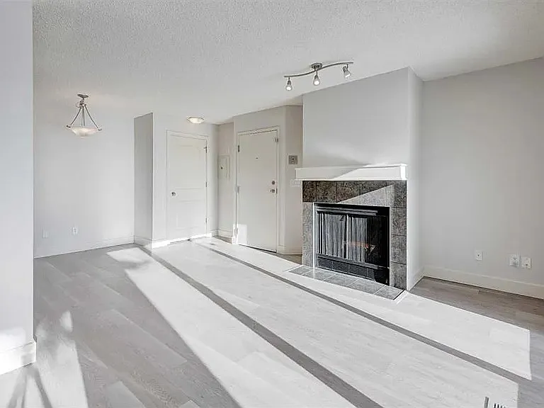 101 Village Hts SW #1 — Photo 2