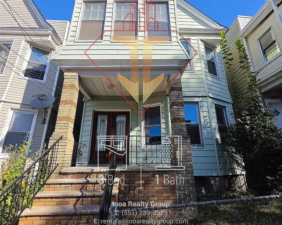 208 Grant Ave #1