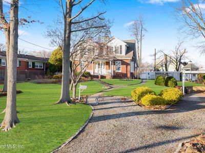 297 Woods Of Arden Rd, Staten Island, NY, 10312