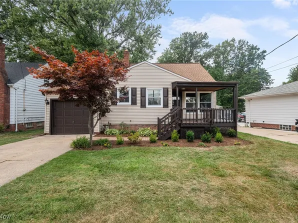 360 Fairway Blvd, Willowick, OH 44095