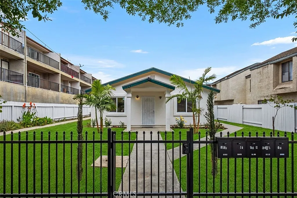 2 bed, 750 sqft, $2,750 — Photo 3
