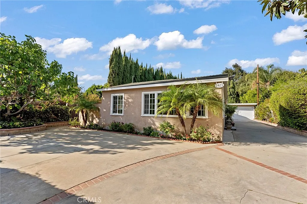 3 bed, 1632 sqft, $5,000 — Photo 2
