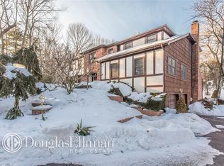 21 Wandering Way, Smithtown, NY 11787