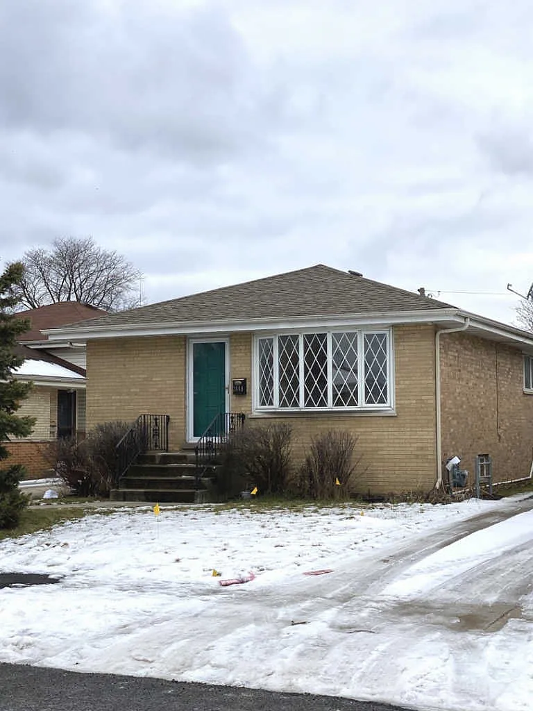 2440 Nona St photo 1
