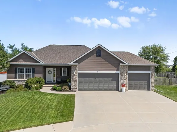 20454 Meredith Cir, Elkhorn, NE 68022