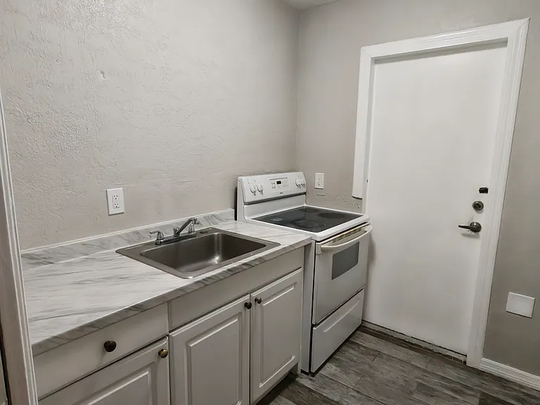 413 San Miguel Ave #2 — Photo 3