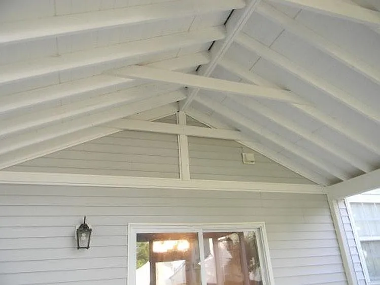 1004 Holly Meadow Dr — Photo 3