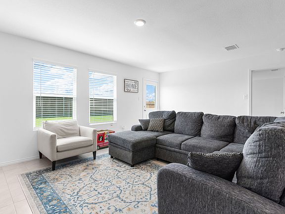 4th image of 5401 Rockrose Ln