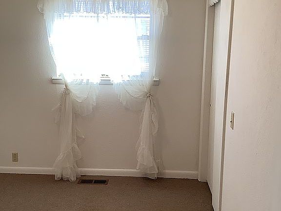 1) Bedroom 13.6 x 11.6