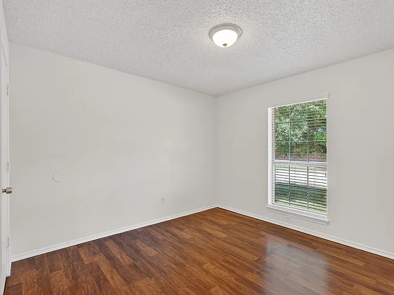 2403 Ridgevalley Dr — Photo 15
