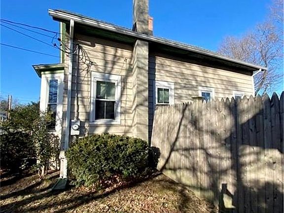 5th image of 37 Ferris Ave