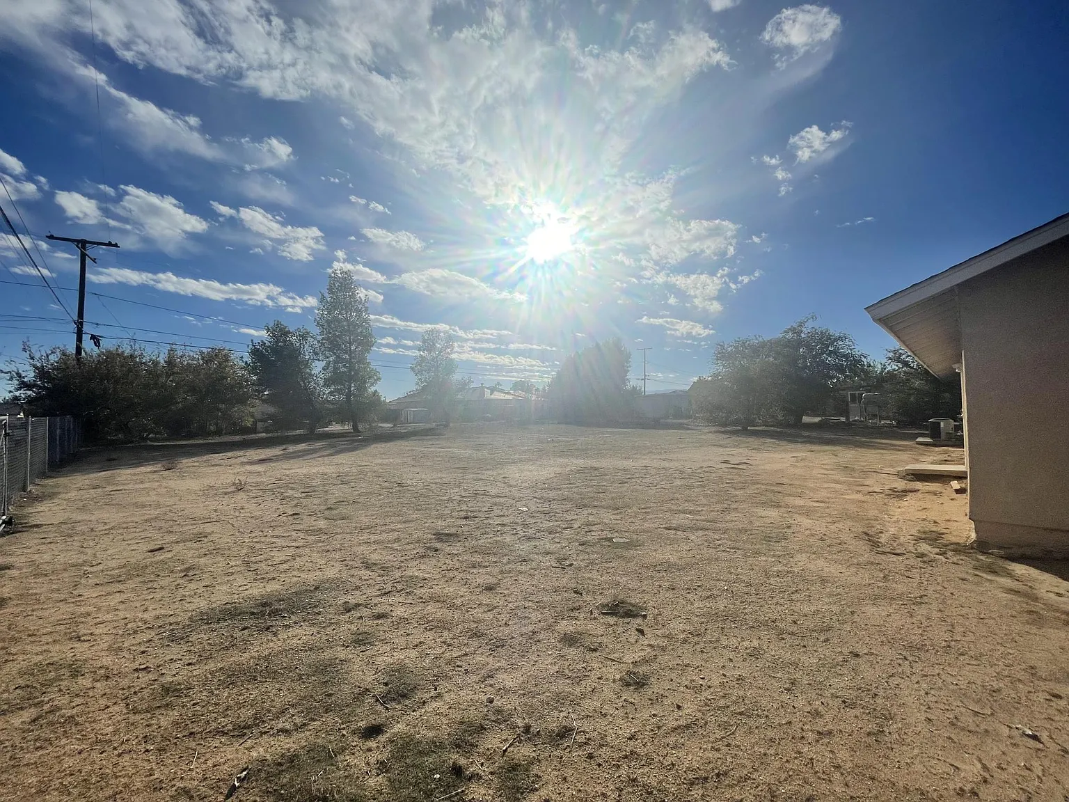 3 bed, 1100 sqft, $2,300 — Photo 2