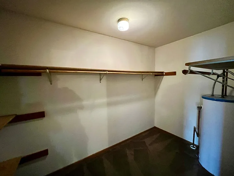 810 S State St — Photo 22