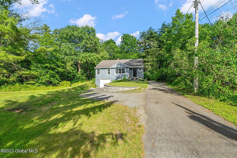 3rd image of 1102 Mohawk Road
