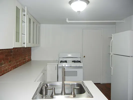 Rented by Brooklyn Heights Real Estate Inc | media 12