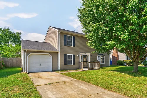 195 Bentley Dr Photo 1