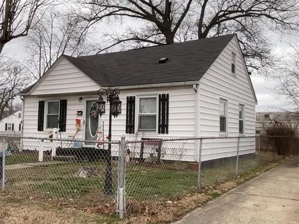 1821 N Chesterfield Dr, Owensboro, KY 42301