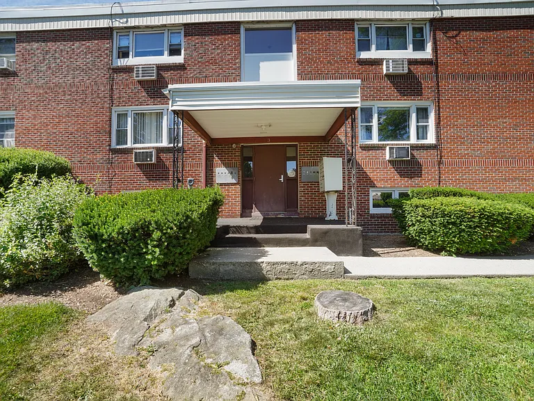 2160 Mineral Spring Ave #3-10 — Photo 12