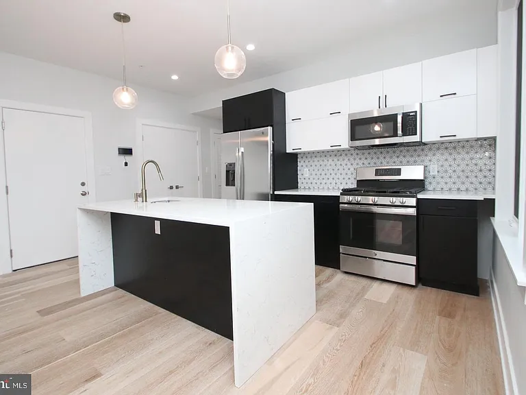 810 N Uber St #3 — Photo 5