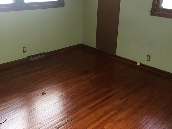3rd image of 3421 S Downtain Dr