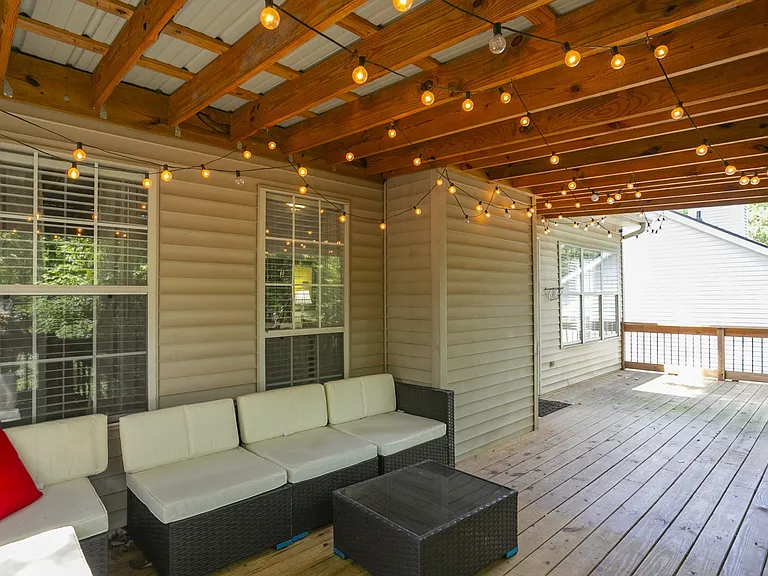 1004 Elmshade Ln — Photo 40