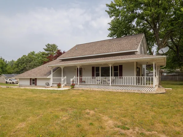 630 Ridge Rd, Paw Paw, MI 49079