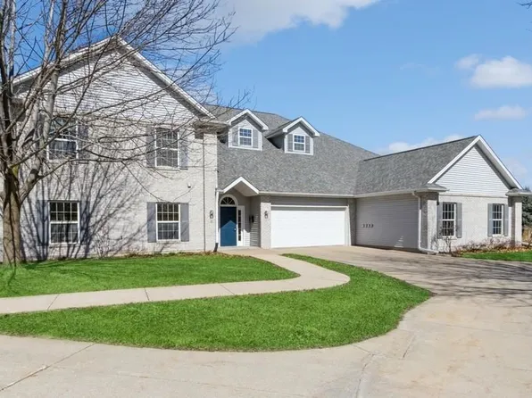 8 Duck Creek Pl, Iowa City, IA 52246