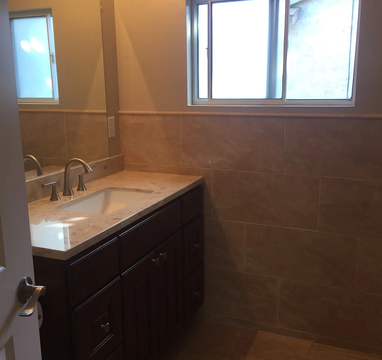 3 bed, 1400 sqft, $4,300 — Photo 3