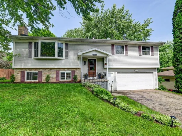 2723 Tami Trl, Fitchburg, WI 53711