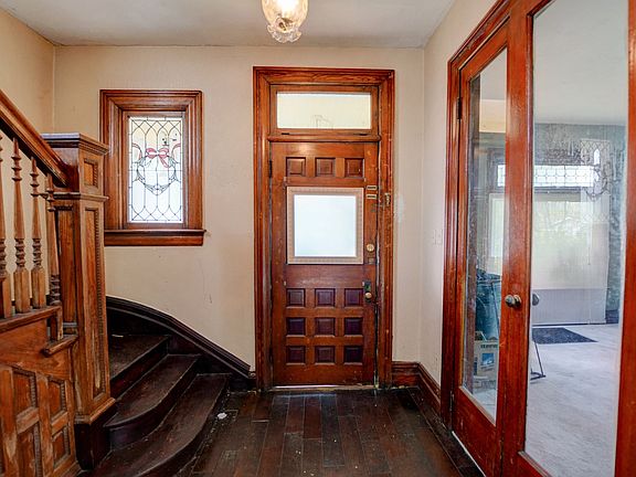 3rd image of 126 W Mead Ave