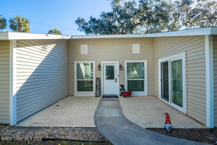 1st image of 1703 Queen Palm Dr