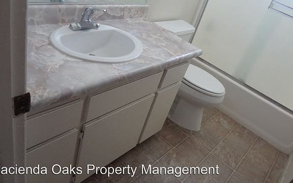 5th image of 1924 S Lincoln St APT 5
