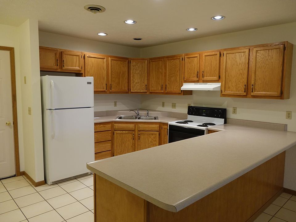 2nd image of 1196 Abbott Cir