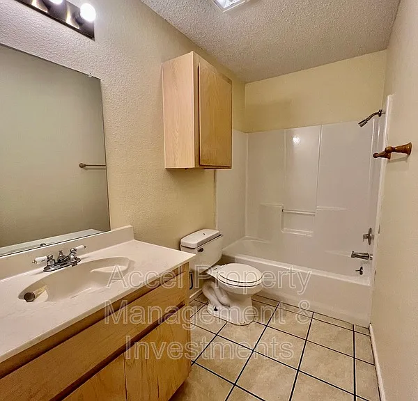 1201 W Carmen Ave #10 — Photo 8