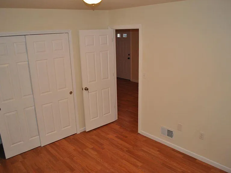 36 Howard Ct — Photo 6