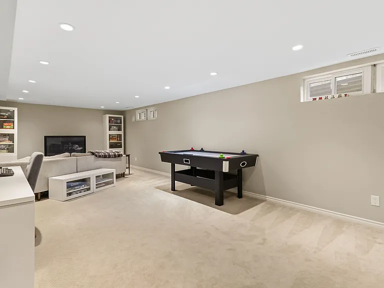62 Finsbury Cres — Photo 37