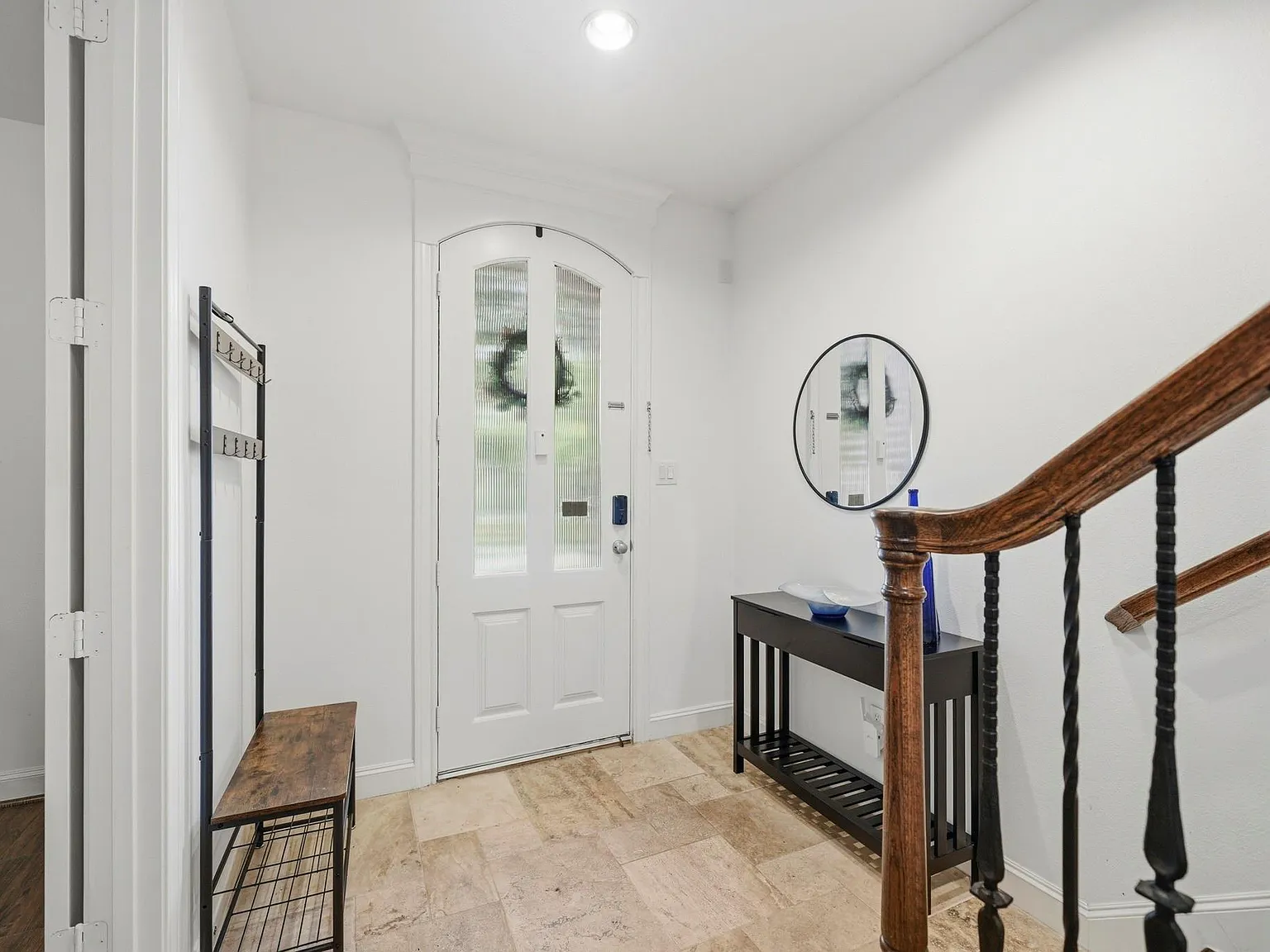 3 bed, 3.5 bath, 2168 sqft, $2,800 — Photo 3