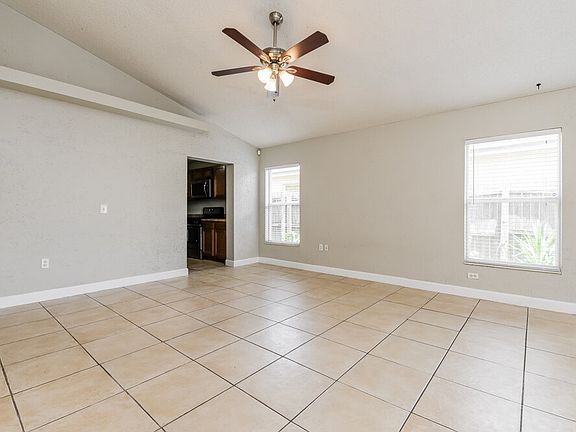 3rd image of 3315 Huntwicke Blvd