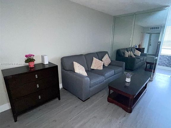5th image of 17620 Atlantic Blvd APT 303-1