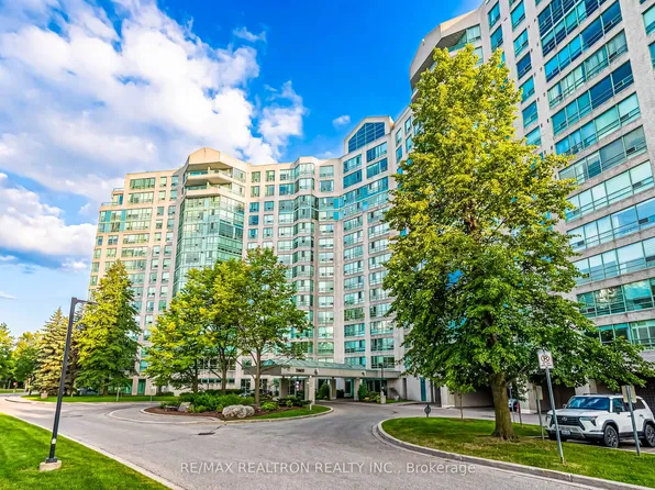 7805 Bayview Ave #822, Markham, ON L3T 7N1