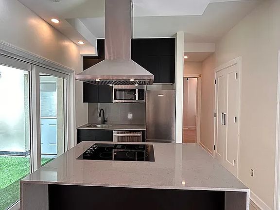 2nd image of 105 W 55th St Penthouse 3
