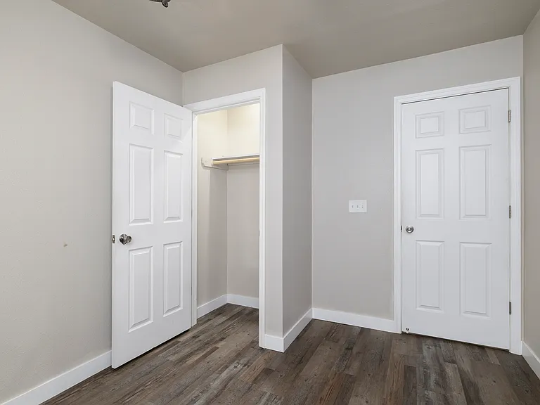 1824 N Hillcrest Ave — Photo 19