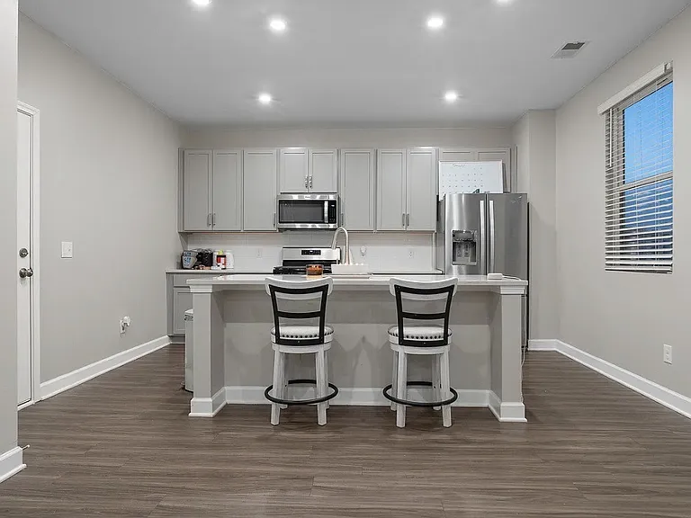 138 Millbrook Dr — Photo 4